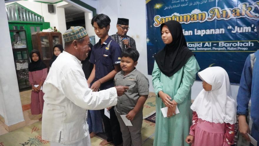 Pengajian dan Pentasyarufan Santunan Anak Yatim di Masjid Al Barokah Padukuhan  Pereng